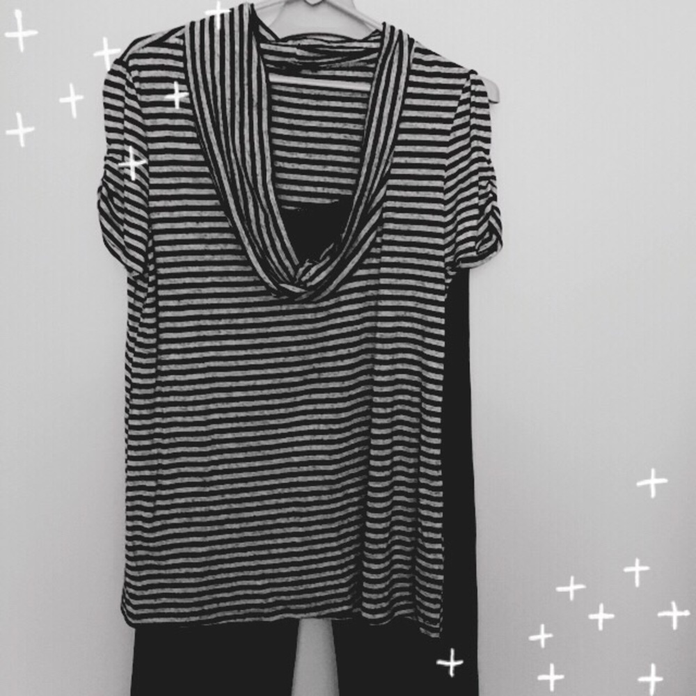 AGB long top w/ cowl neck & short sleeves XL